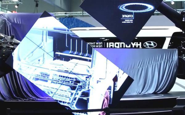 汽車工業(yè)的未來展望：機械臂互動大屏引領創(chuàng)新